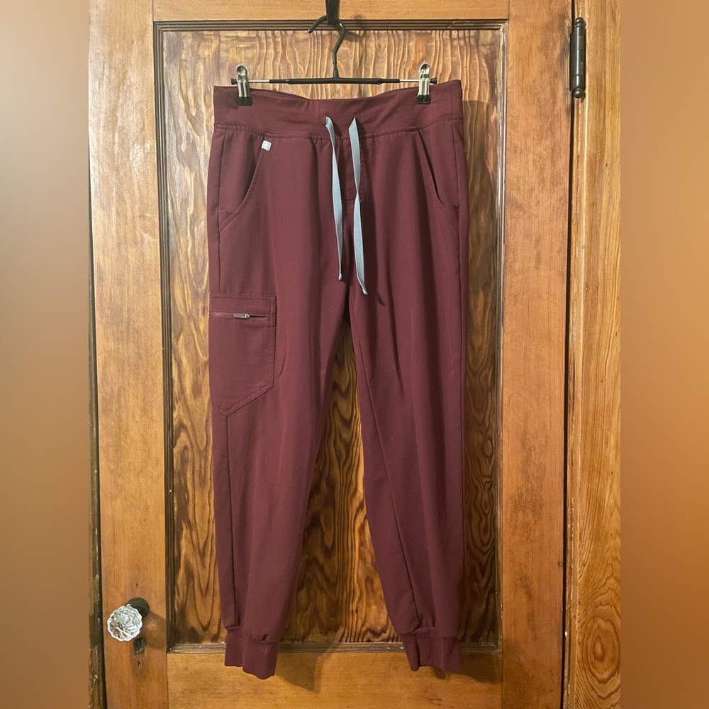 FIGS Zamora Joggers Scrub Pants in Burgundy